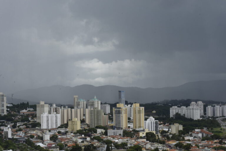 Minha parede foi pintada e, em seguida, ocorreu chuva: Quais são as medidas recomendadas?